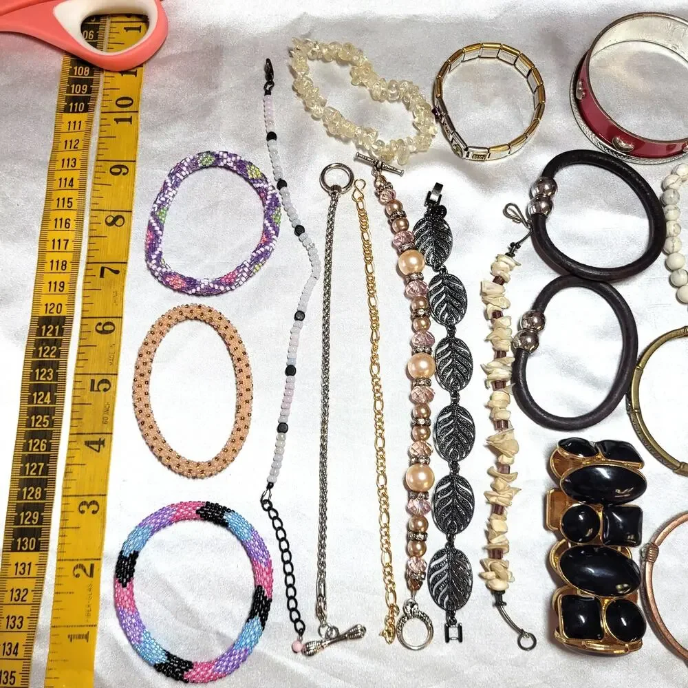 Vtg Y2K 17 Pc Bracelet Lot Mixed Styles Bangle Stretch Beaded Stacking Layered